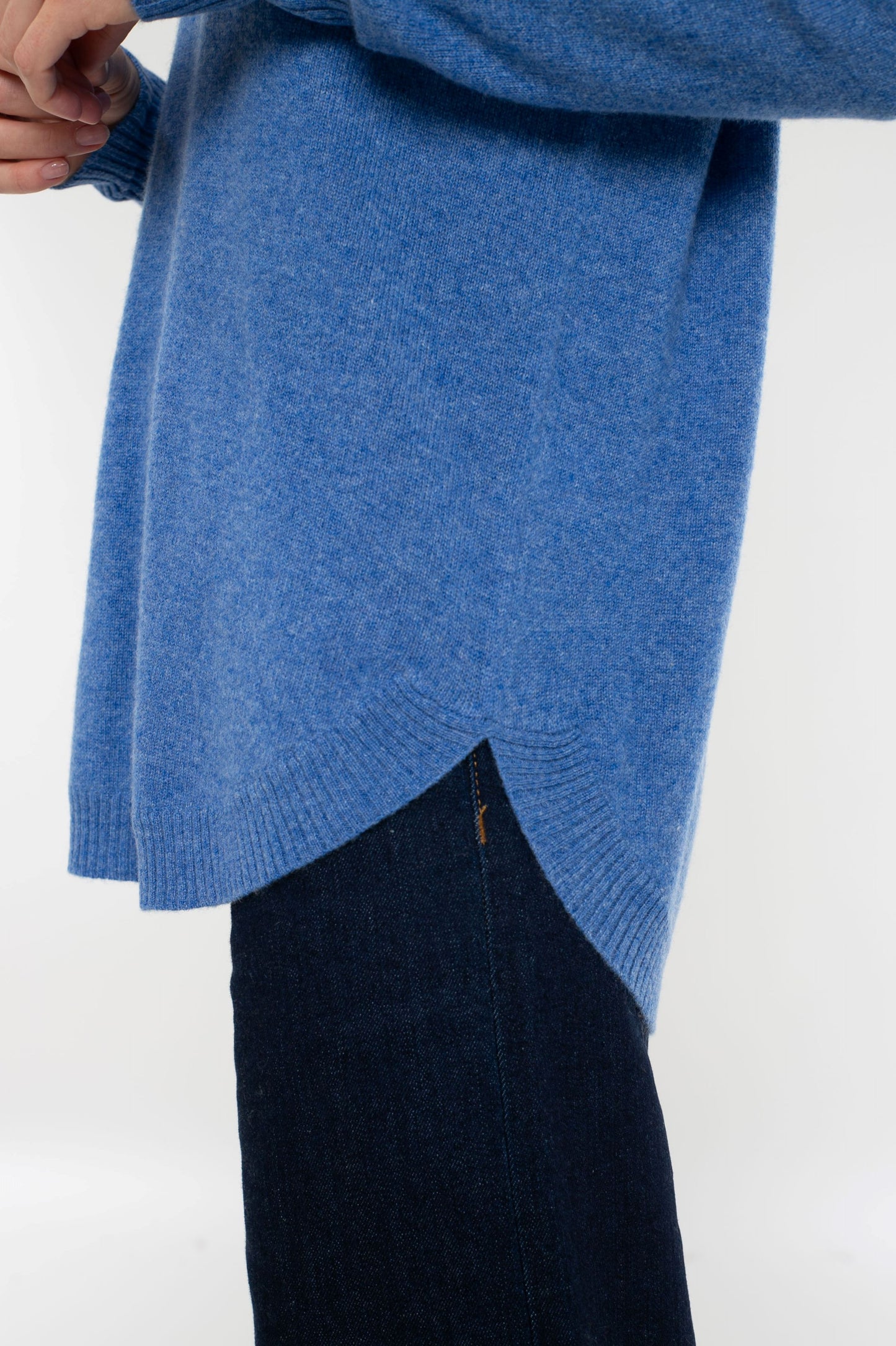 Cashmere Long Sleeve V-Neck with Contrast Color