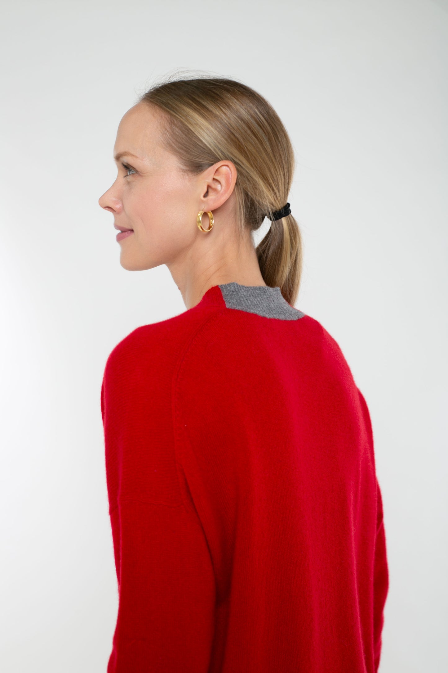 Cashmere Long Sleeve V-Neck with Contrast Color