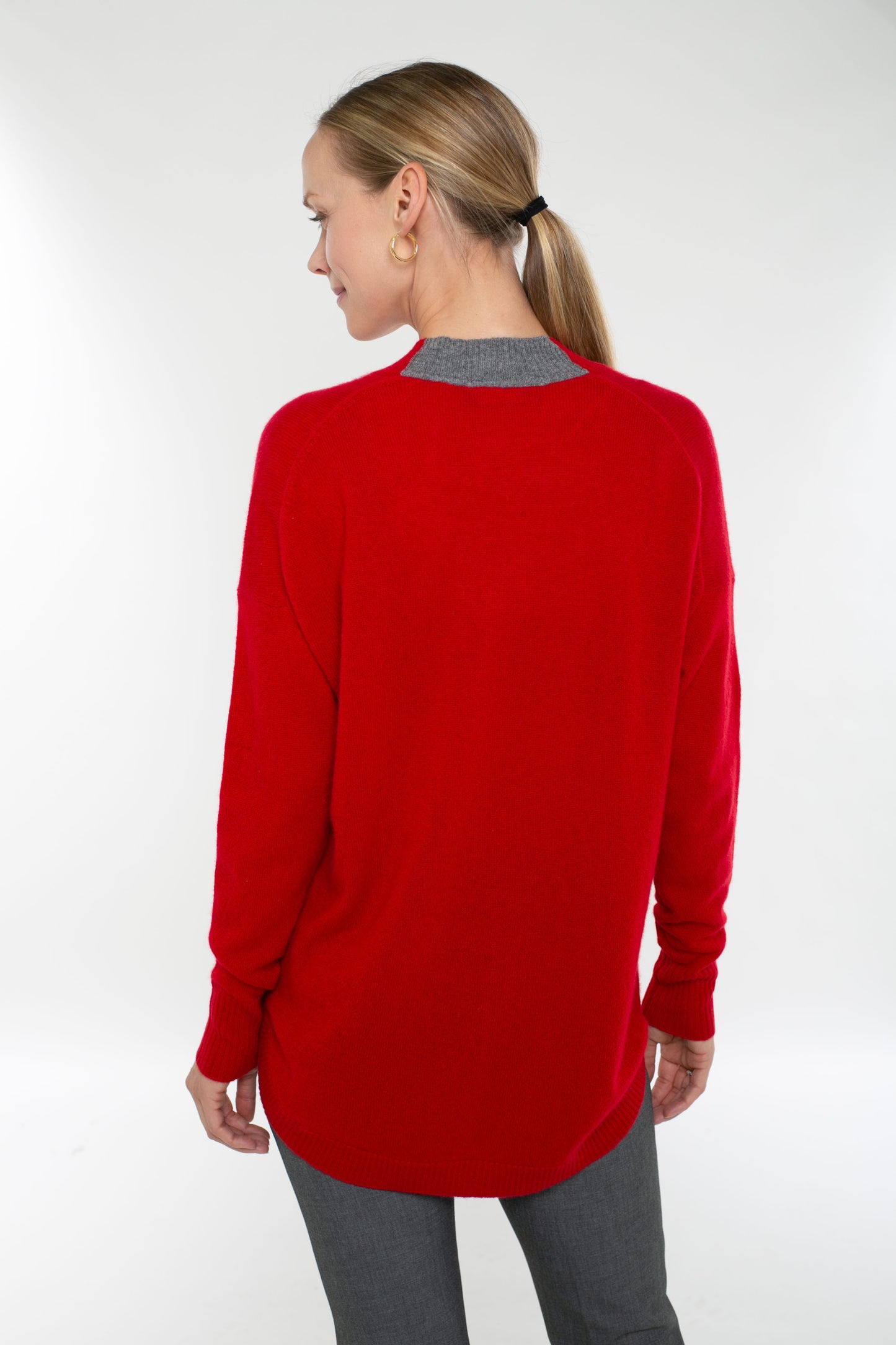 Cashmere Long Sleeve V-Neck with Contrast Color