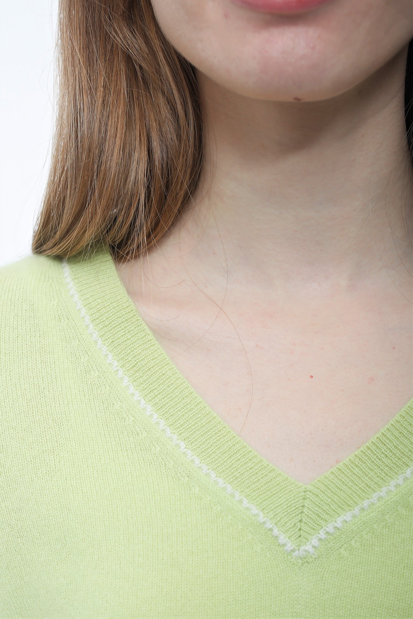 100% Cashmere V Neck Embroidery Pullover